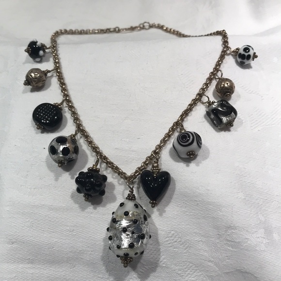 Artisan Glass bead necklace in black and white - Picture 2 of 16